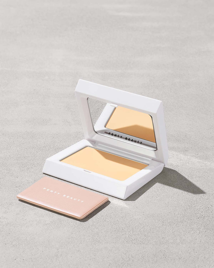 Bright Fix Instant Brightening + Blurring Powder — Banana