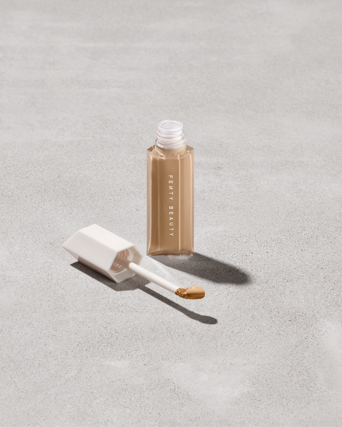 We're Even Hydrating Longwear Concealer — 265W