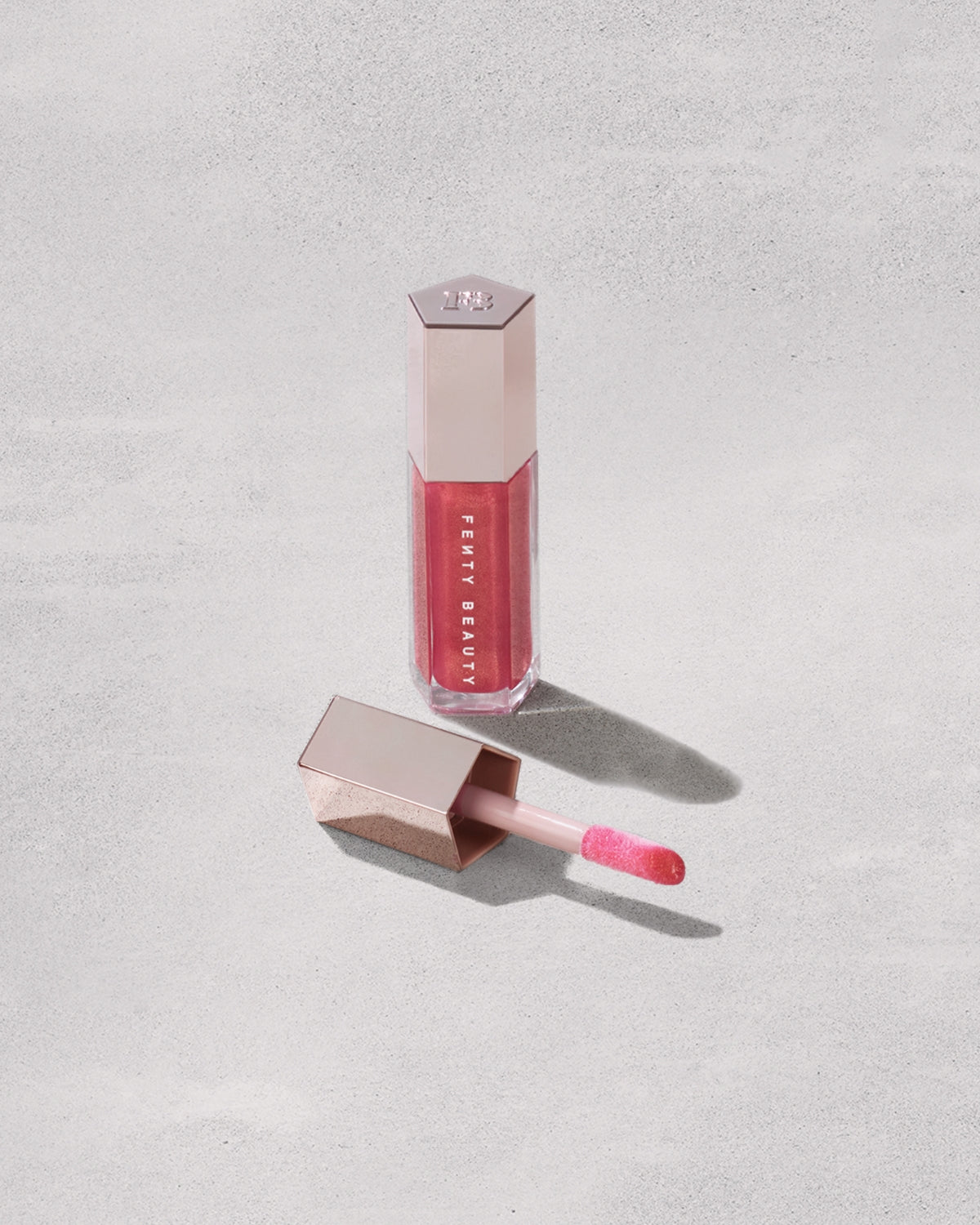 FENTY BEAUTY GLOSS BOMB ユニバーサルピンク Gloss Bomb Universal Lip Luminizer | Fenty Beauty