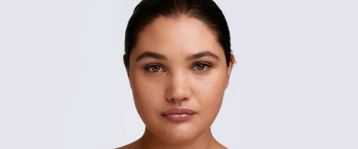 MEDIUM COVERAGE. NATURAL, LUMINOUS FINISH.