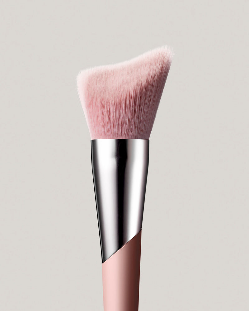 CHEEK-HUGGING BRONZER BRUSH 190, 