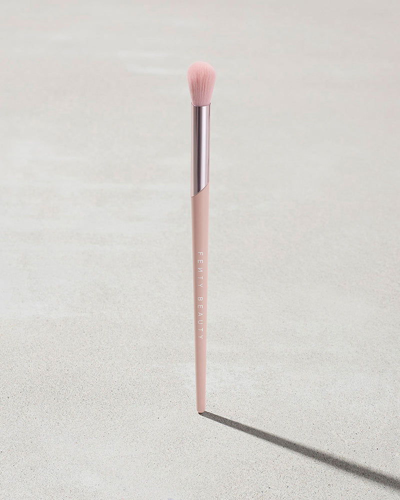 TAPERED BLENDING BRUSH 210, 