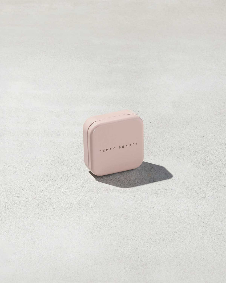 Dry Brush-Cleaning Sponge | Fenty Beauty