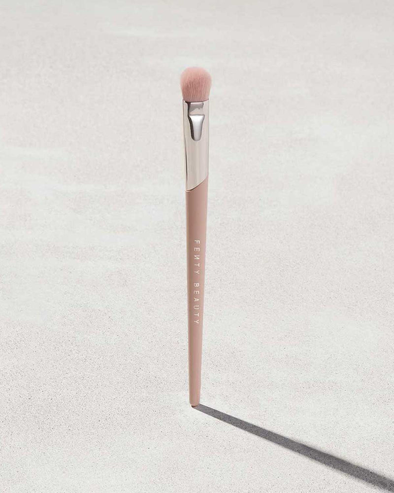 PLUSH EYESHADOW BRUSH 240, 