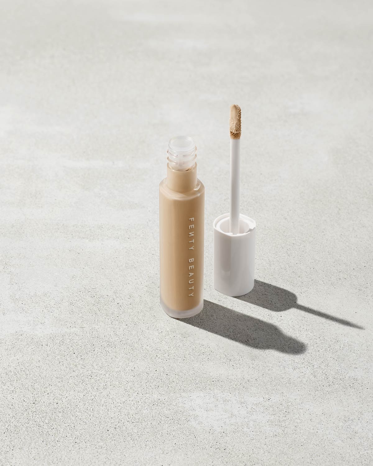 Pro Filt'r Instant Retouch Concealer shown in shade 260