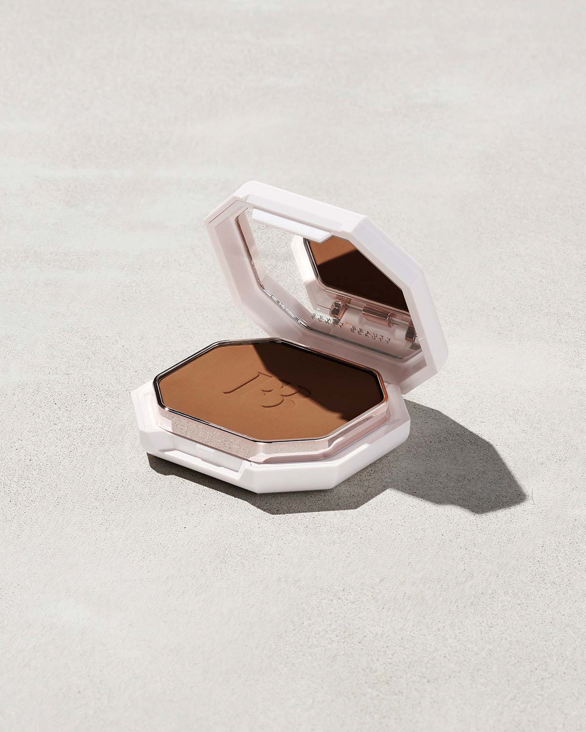 Pro Filt'r Soft Matte Powder Foundation shown in shade 390